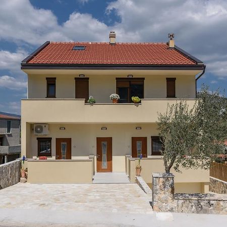 Apartmani Marko I Ana Marina Dış mekan fotoğraf