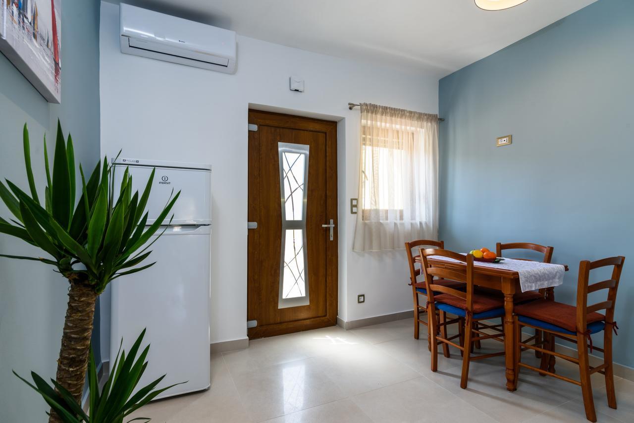 Apartmani Marko I Ana Marina Dış mekan fotoğraf