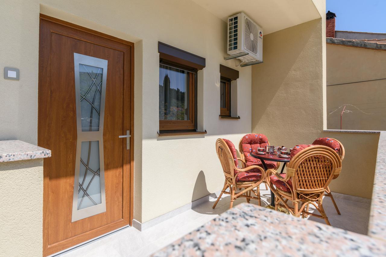 Apartmani Marko I Ana Marina Dış mekan fotoğraf