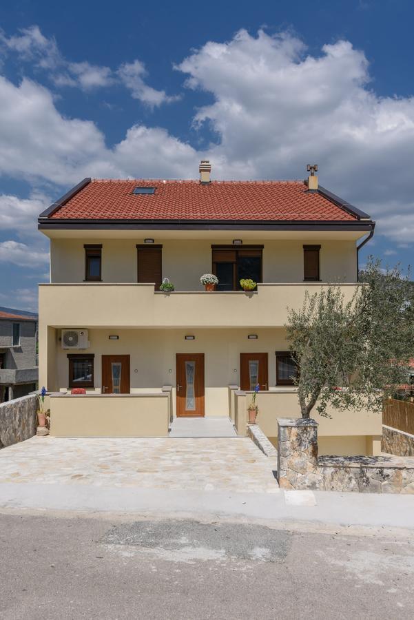 Apartmani Marko I Ana Marina Dış mekan fotoğraf